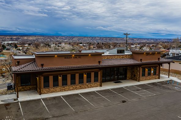 2705 Rabbitbrush Dr, Farmington, NM 87402